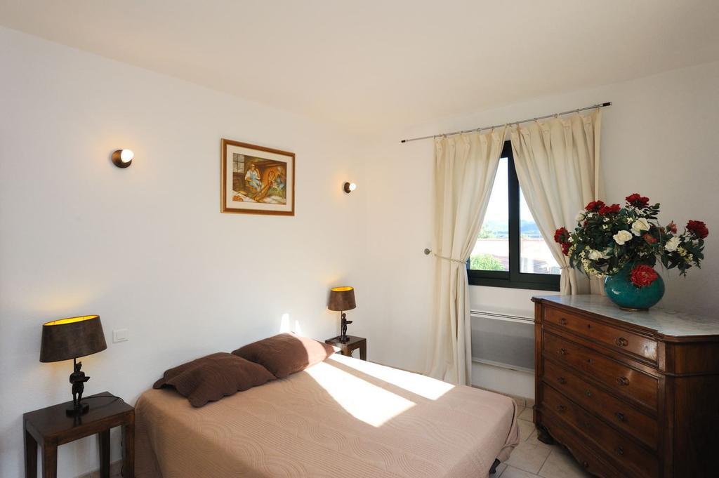 Terracorse Villa Figari  Rum bild