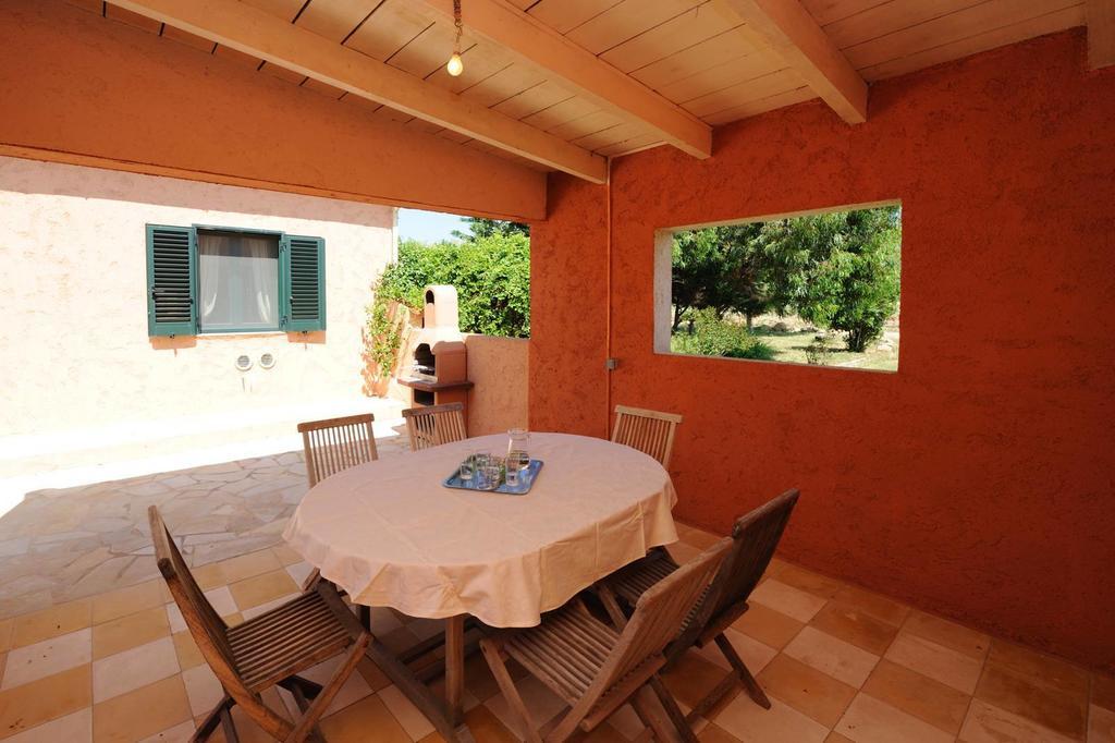 Terracorse Villa Figari  Rum bild